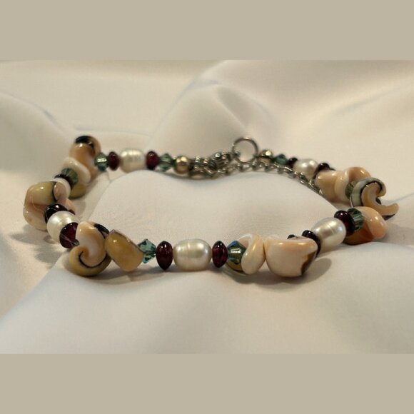 Popcorn Shell Bead & White Pearl Bracelet w/Garnets & Swarovski Crystals - Picture 3 of 3